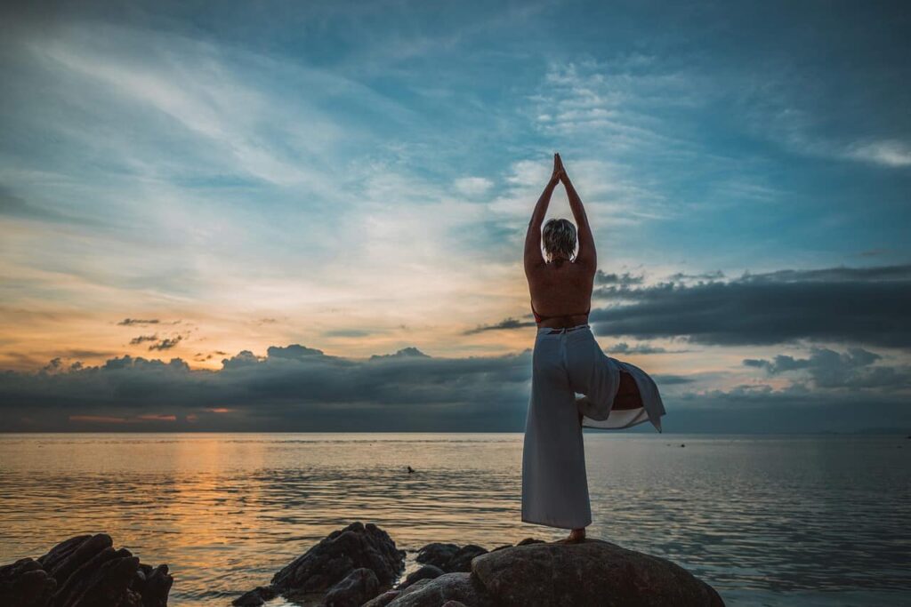 Saiba como identificar o melhor horário do dia para você praticar yoga