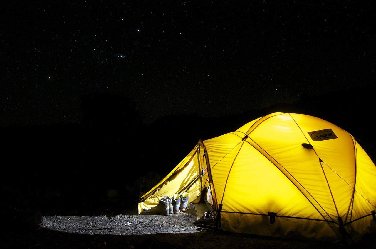 Como escolher a melhor barraca de camping para 2 e 4 pessoas