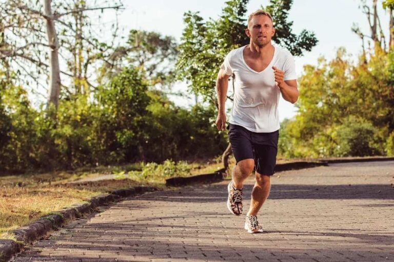 Qual é a velocidade média de corrida humana?